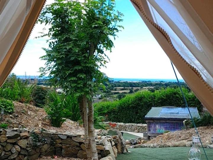 Отель Fairy Cove At Rosemount Glamping Карлингфорд Экстерьер фото